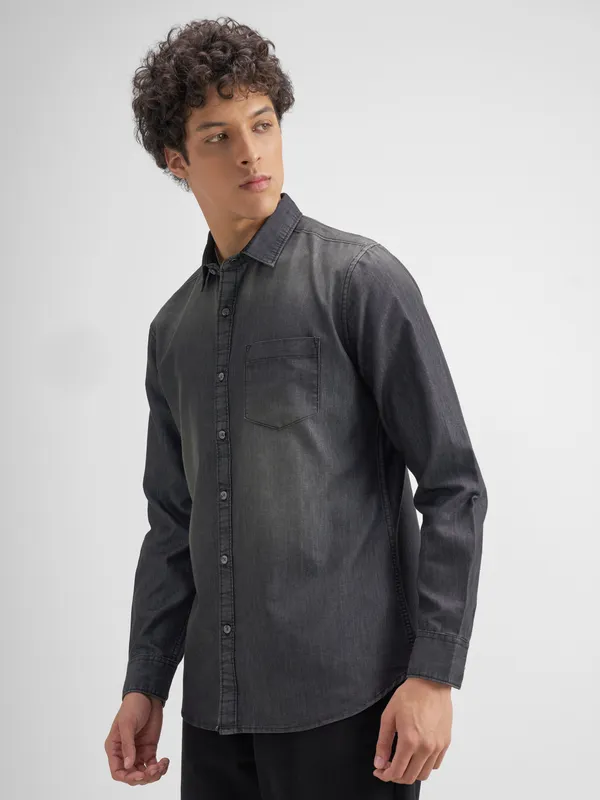 Highlander Men Charcoal Solid Slim Fit Casual Shirt