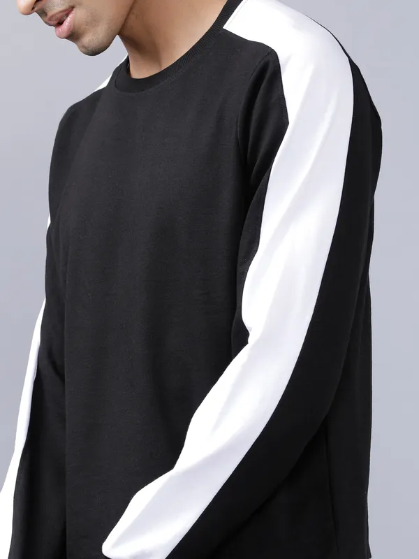 Highlander Men Black Round Neck Pullover Sweatshirt