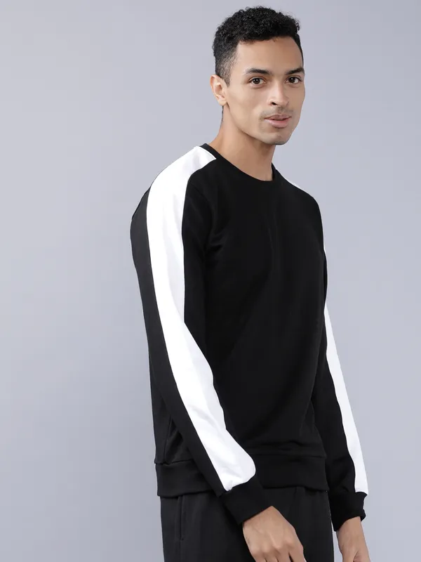 Highlander Men Black Round Neck Pullover Sweatshirt