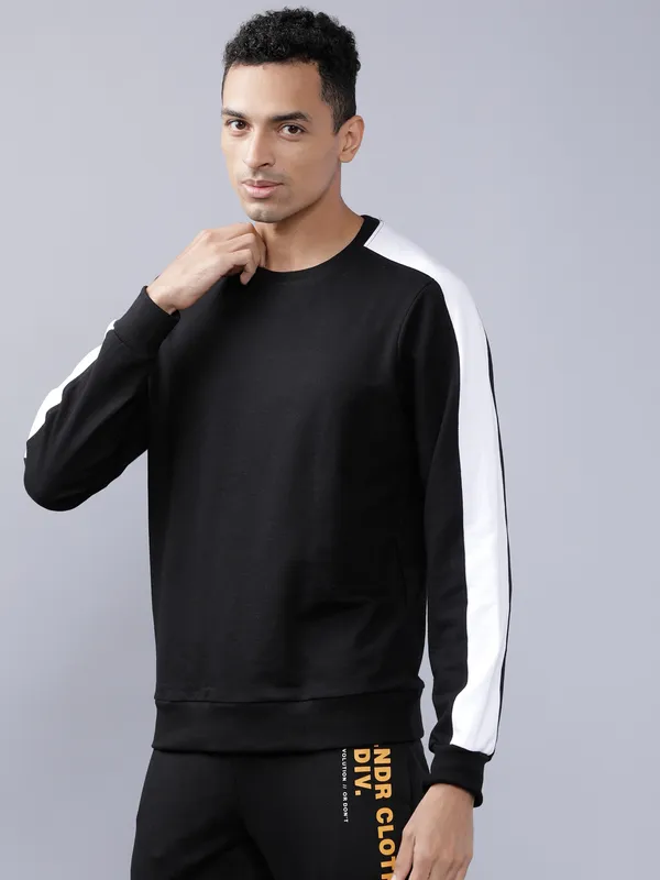 Highlander Men Black Round Neck Pullover Sweatshirt