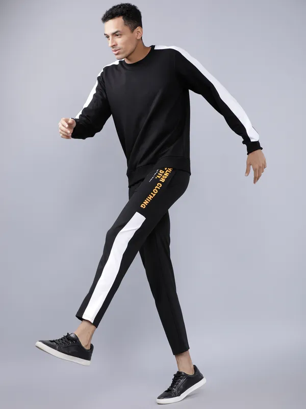 Highlander Men Black Round Neck Pullover Sweatshirt