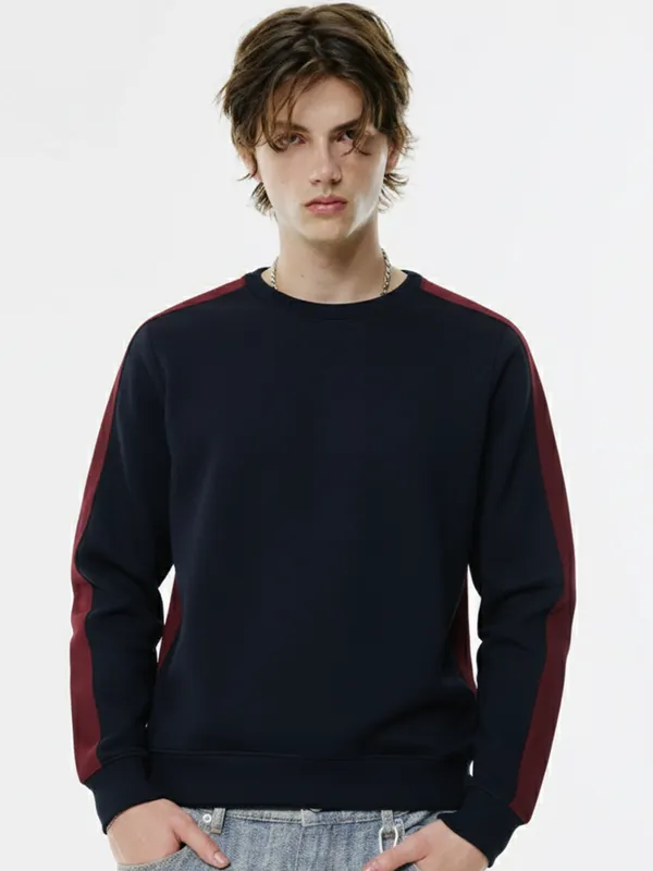 Highlander Men Navy Blue Round Neck Pullover Sweatshirt
