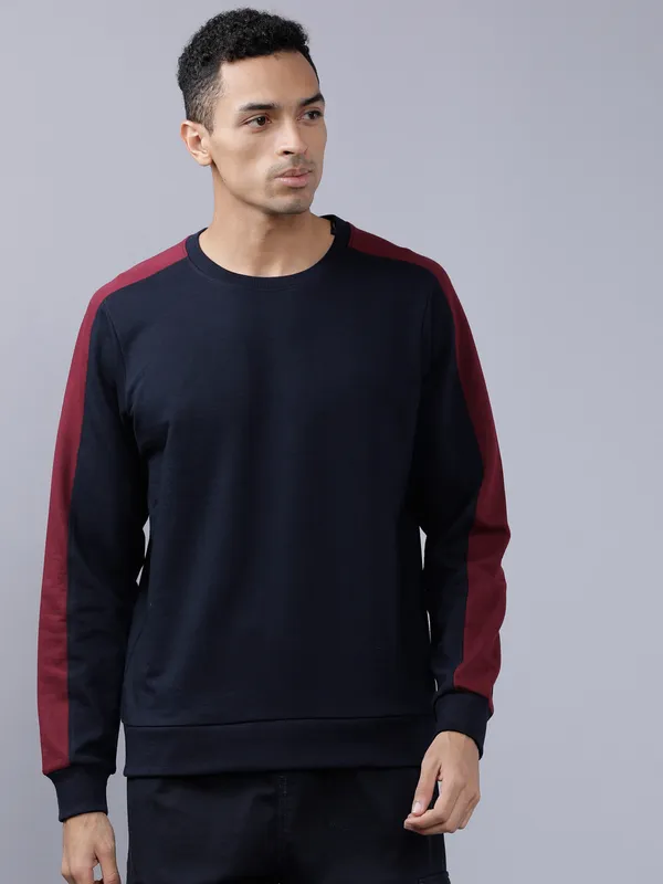 Highlander Men Navy Blue Round Neck Pullover Sweatshirt