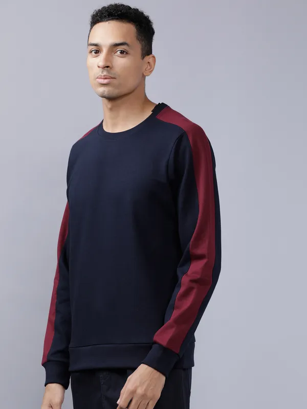 Highlander Men Navy Blue Round Neck Pullover Sweatshirt