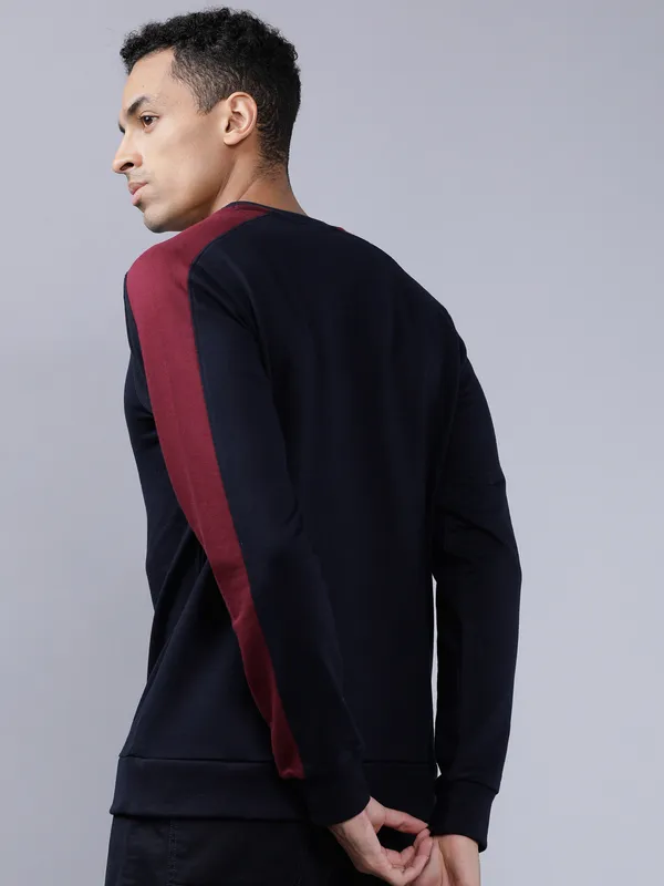 Highlander Men Navy Blue Round Neck Pullover Sweatshirt