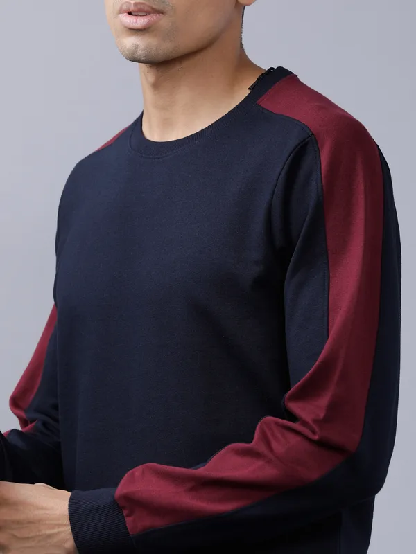 Highlander Men Navy Blue Round Neck Pullover Sweatshirt