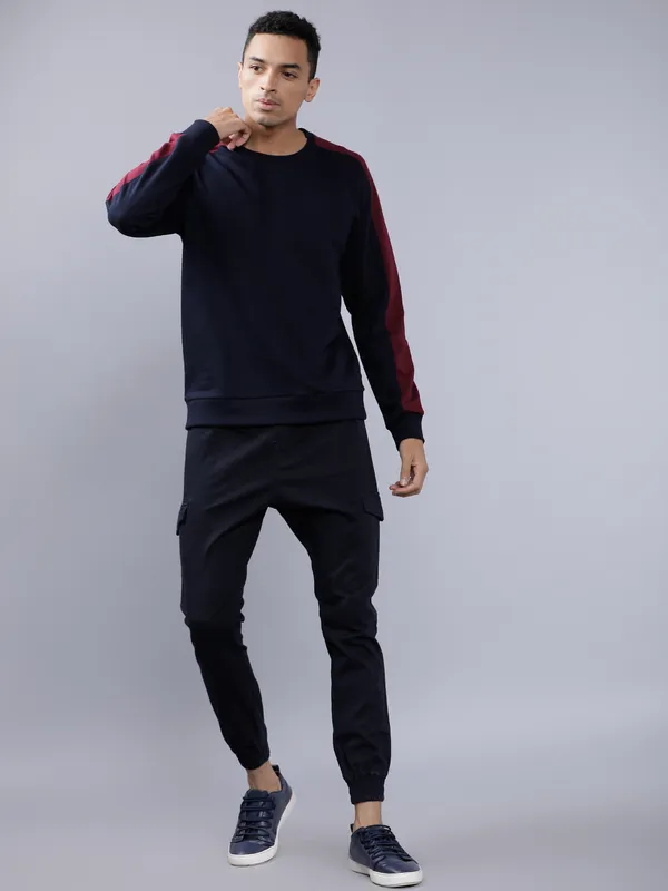 Highlander Men Navy Blue Round Neck Pullover Sweatshirt