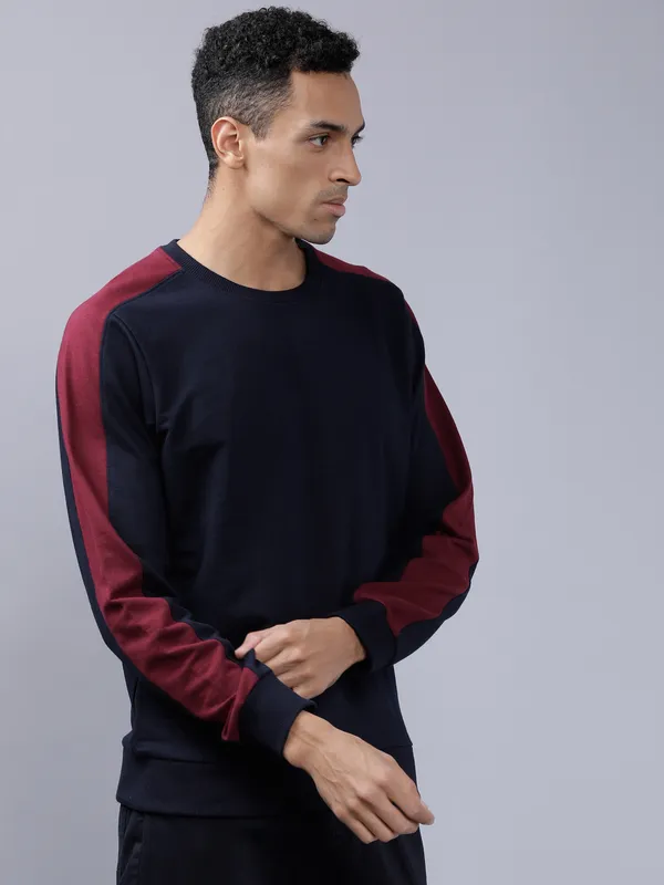 Highlander Men Navy Blue Round Neck Pullover Sweatshirt