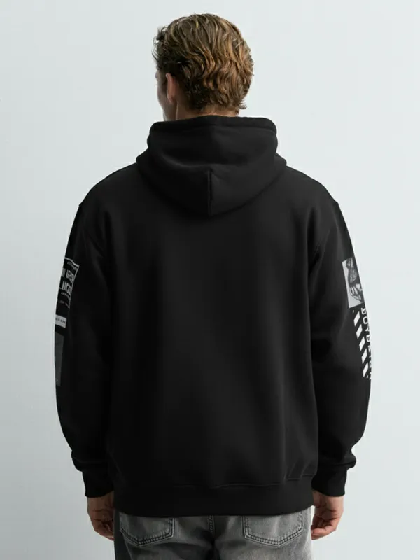 Highlander Men Black Hooded Pullover Sweatshirt