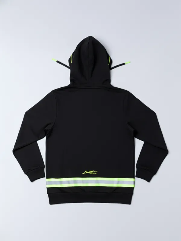 Highlander Men Black Hooded Pullover Sweatshirt