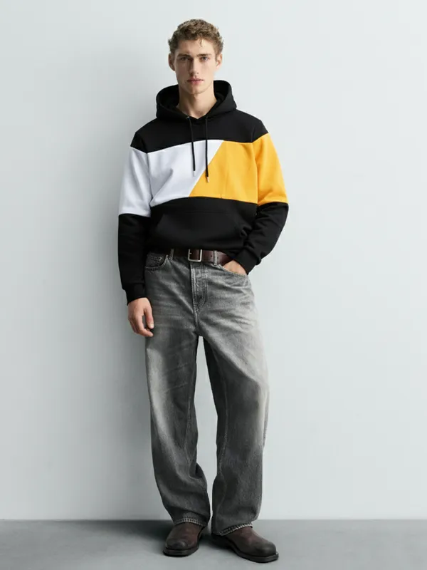 Highlander Men Black Hooded Pullover Sweatshirt