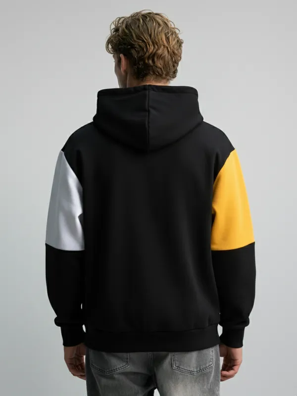 Highlander Men Black Hooded Pullover Sweatshirt