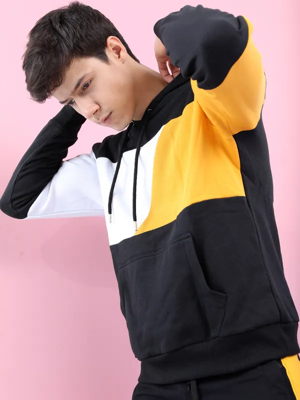 Highlander Men Black Hooded Pullover Sweatshirt