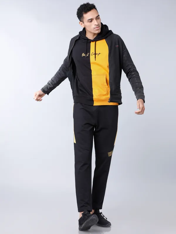 Highlander Men Black Hooded Pullover Sweatshirt