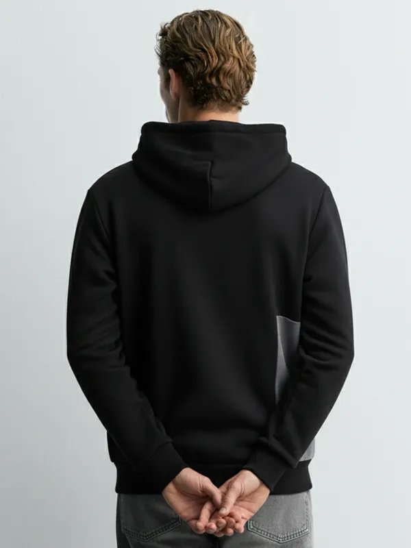 Highlander Men Black Hooded Pullover Sweatshirt
