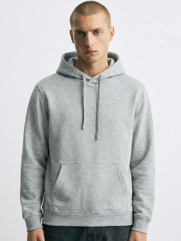 Men Solid Sweatshirt