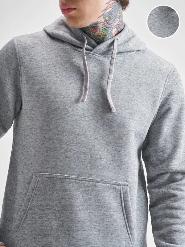Men Solid Sweatshirt
