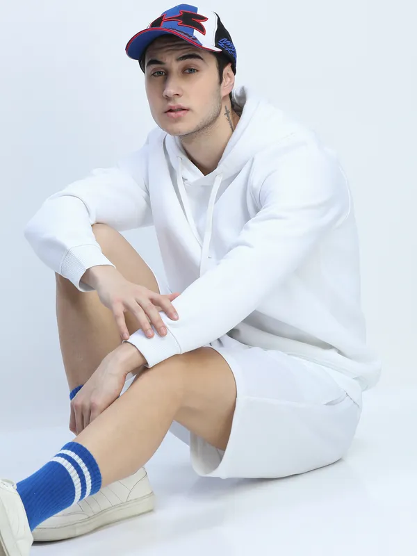 Men Solid Sweatshirt