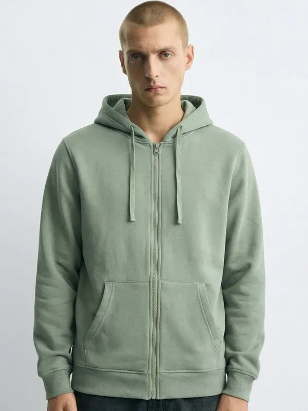 Men Solid Sweatshirt