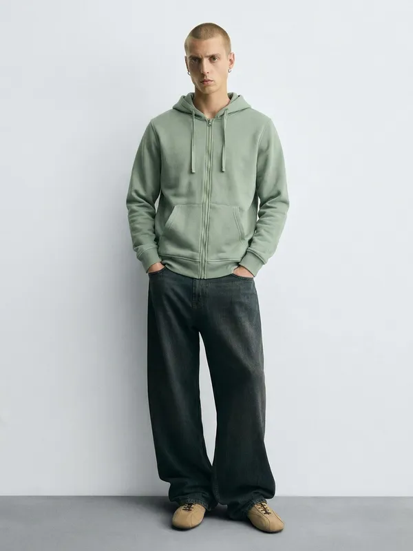 Men Solid Sweatshirt