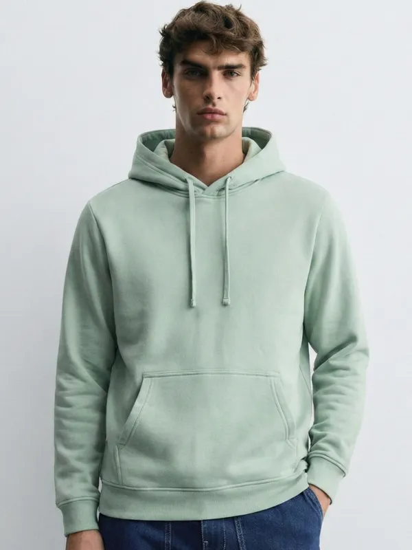Men Solid Sweatshirt