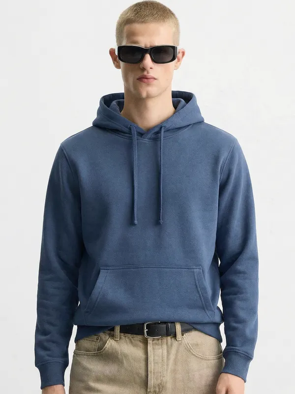Men Solid Sweatshirt