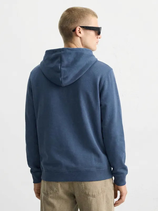Men Solid Sweatshirt