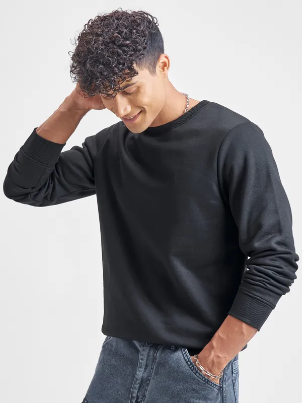 Men Solid Sweatshirt