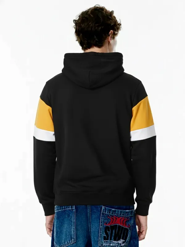 Highlander Men Black Hooded Pullover Sweatshirt