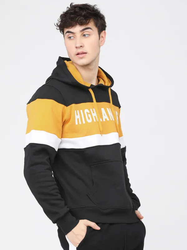Highlander Men Black Hooded Pullover Sweatshirt
