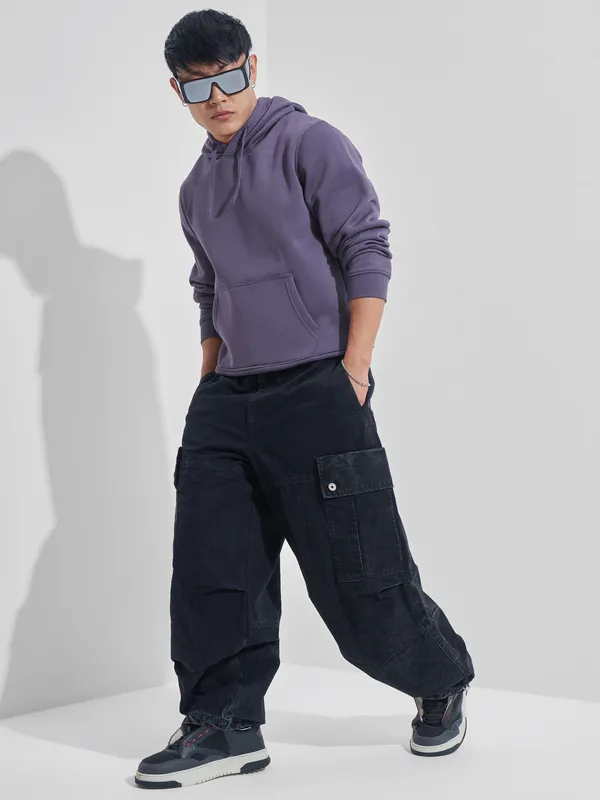 Men Solid Sweatshirt