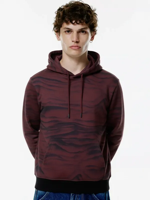 Highlander Men Red Hooded Pullover Sweatshirt