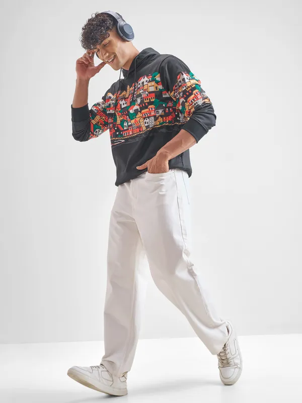 Highlander Men Black Hooded Pullover Sweatshirt