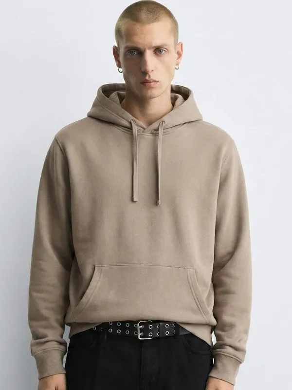 Men Solid Sweatshirt