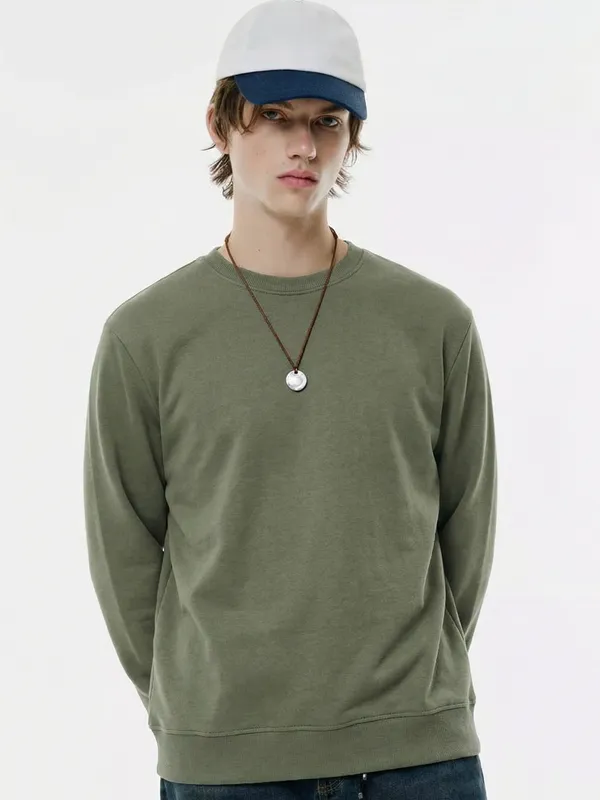 Men Solid Sweatshirt