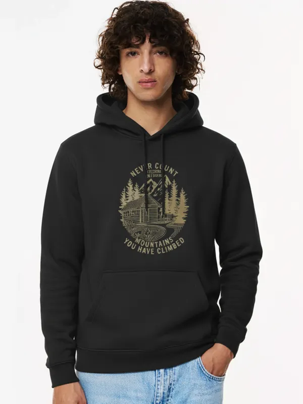 Highlander Men Black Hooded Pullover Sweatshirt