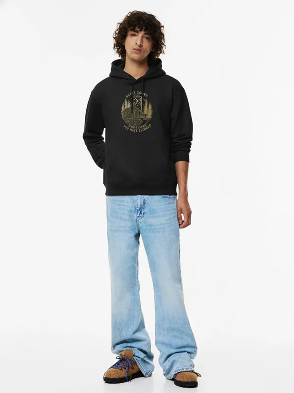 Highlander Men Black Hooded Pullover Sweatshirt