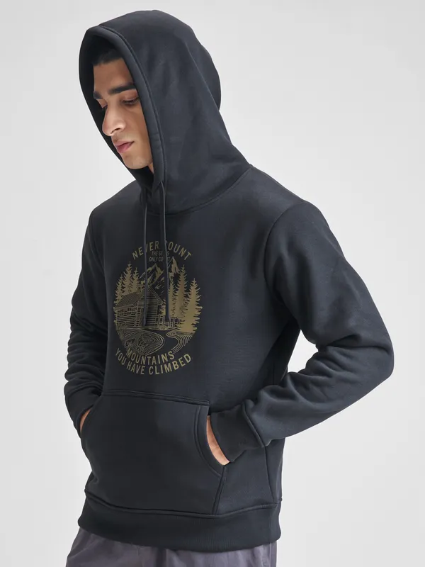 Highlander Men Black Hooded Pullover Sweatshirt