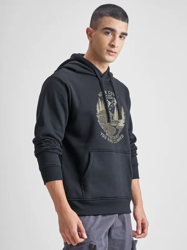 Highlander Men Black Hooded Pullover Sweatshirt