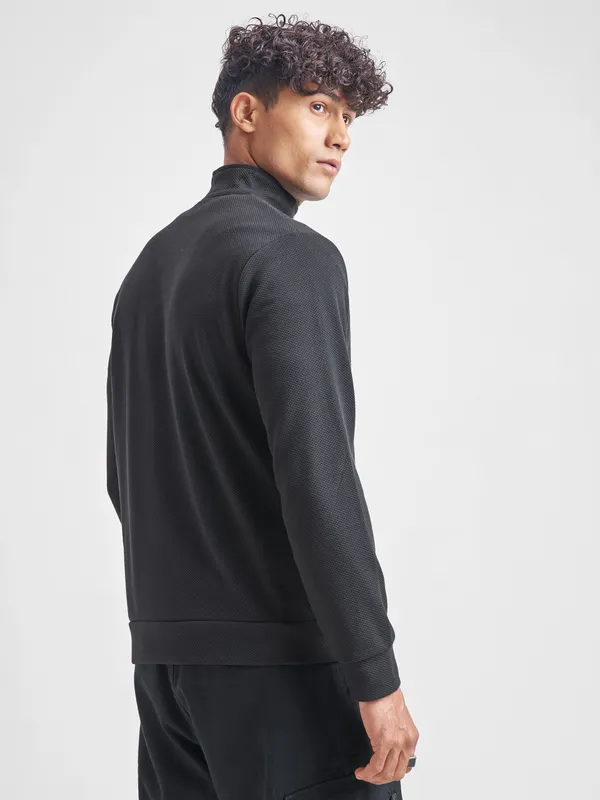 Men Solid Sweatshirt