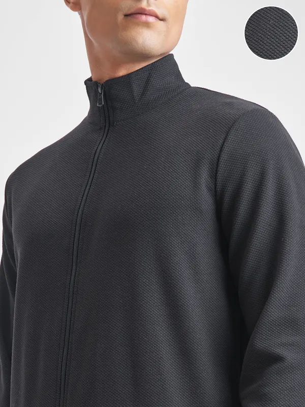 Men Solid Sweatshirt