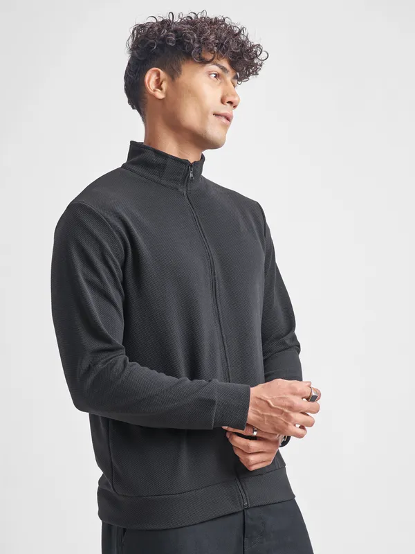 Men Solid Sweatshirt