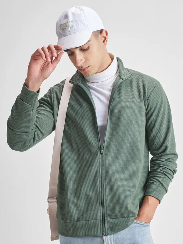 Men Solid Sweatshirt