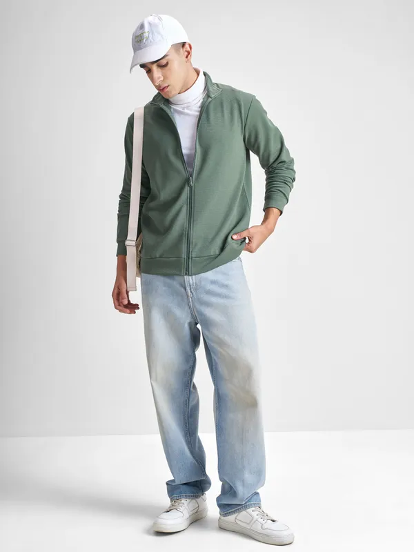 Men Solid Sweatshirt