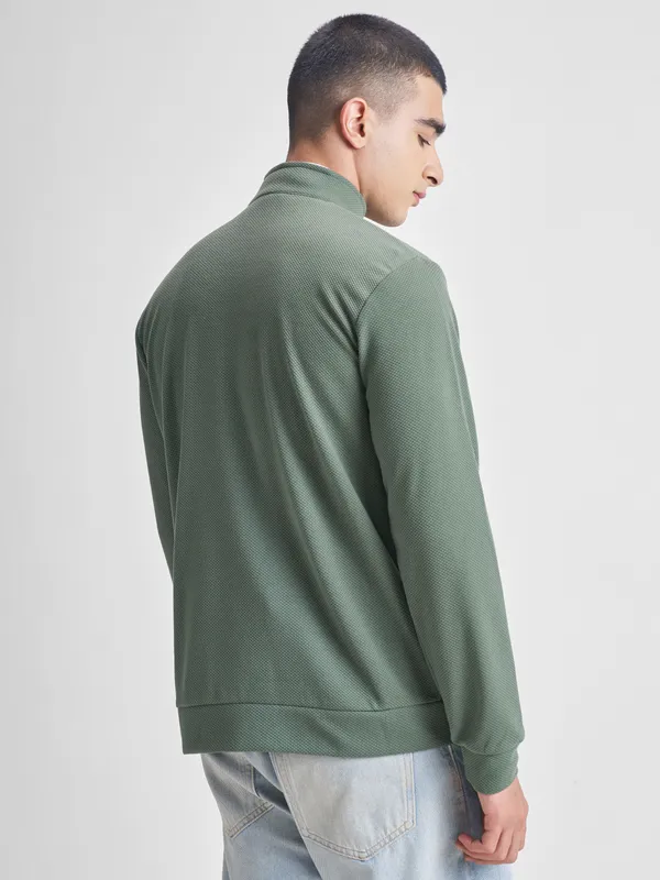 Men Solid Sweatshirt