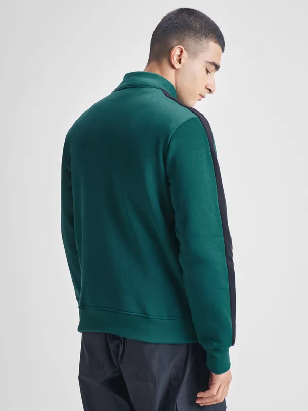 Men Solid Sweatshirt