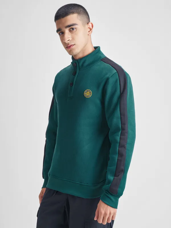 Men Solid Sweatshirt