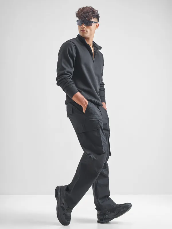 Men Solid Sweatshirt