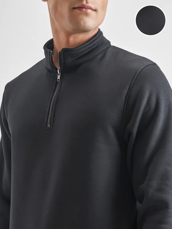 Men Solid Sweatshirt