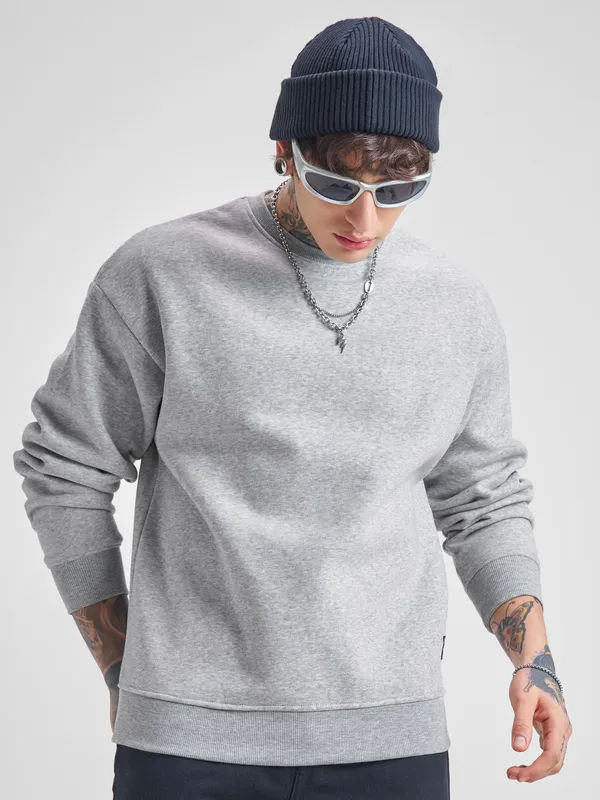 Men Solid Sweatshirt